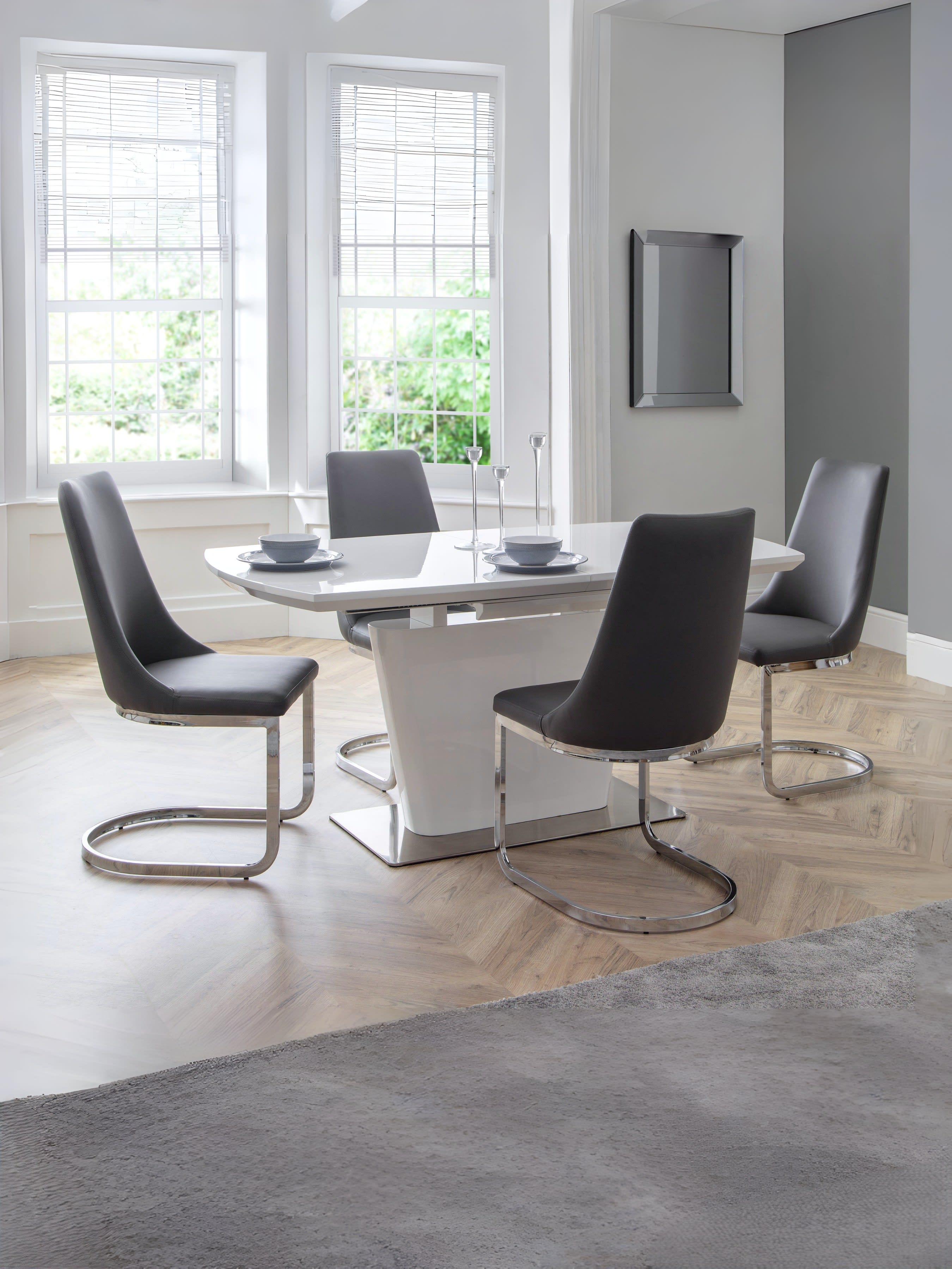 Como White High Gloss Table and 4 Como Chairs