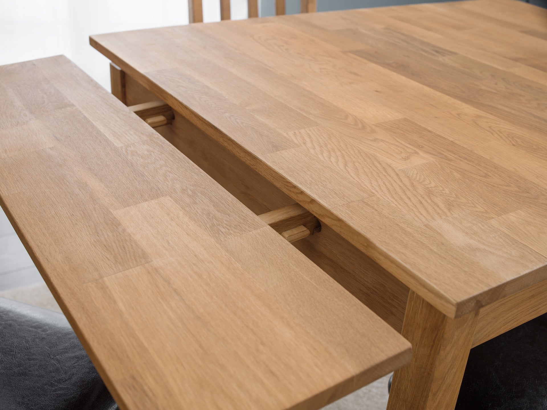 Coxmoor Oak Extending Dining Table – Julian Bowen, view 5