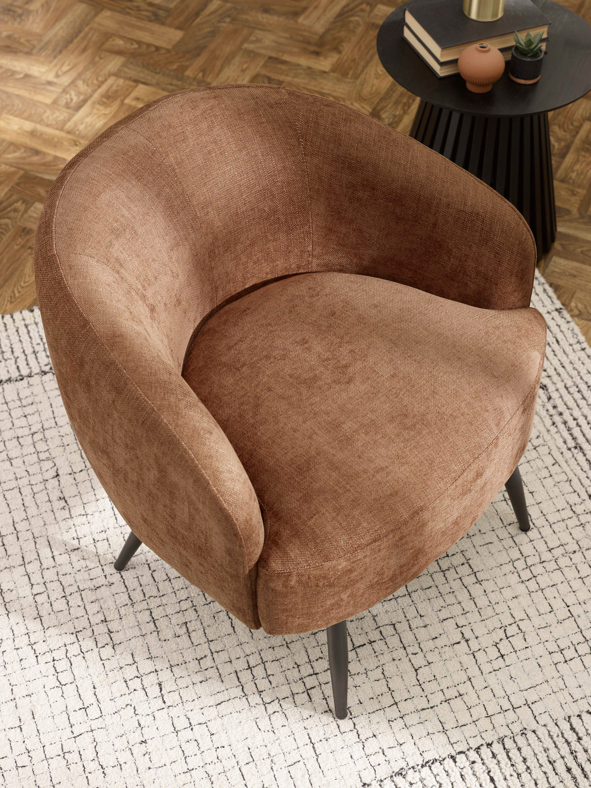 Dahlia Rust Brown Linen Upholstered Accent Chair with Black Metal Legs – Rust Linen