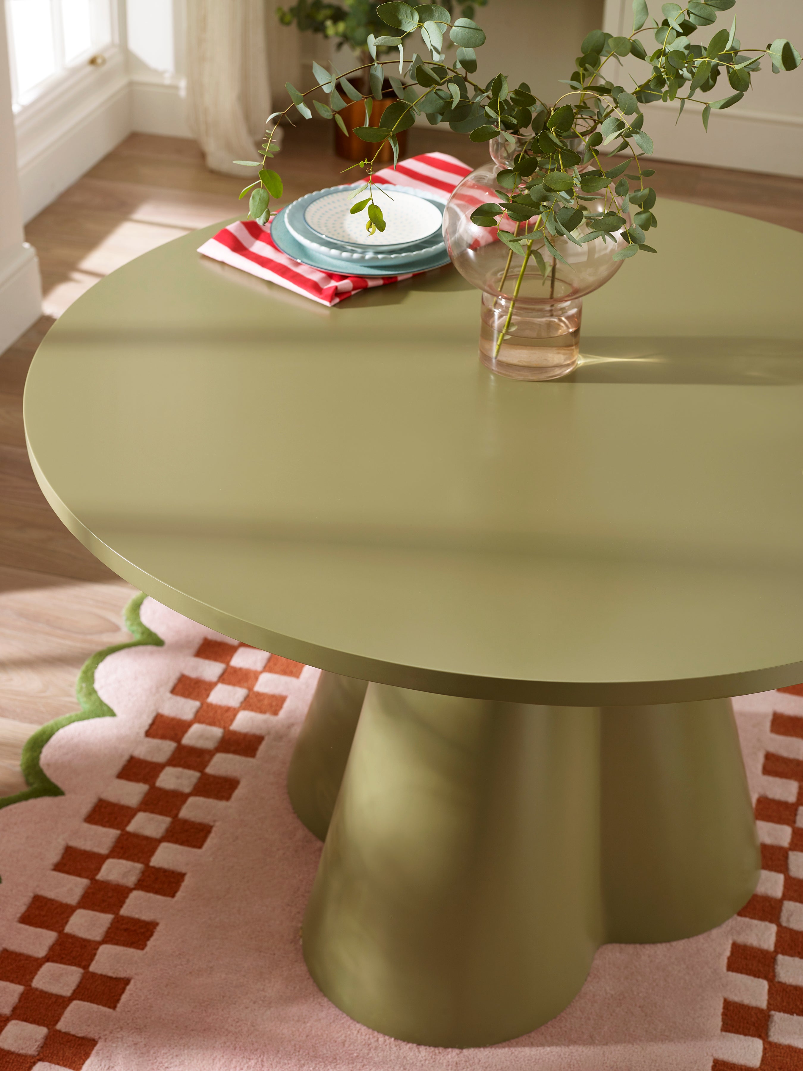 Fable Round Dining Table – Green