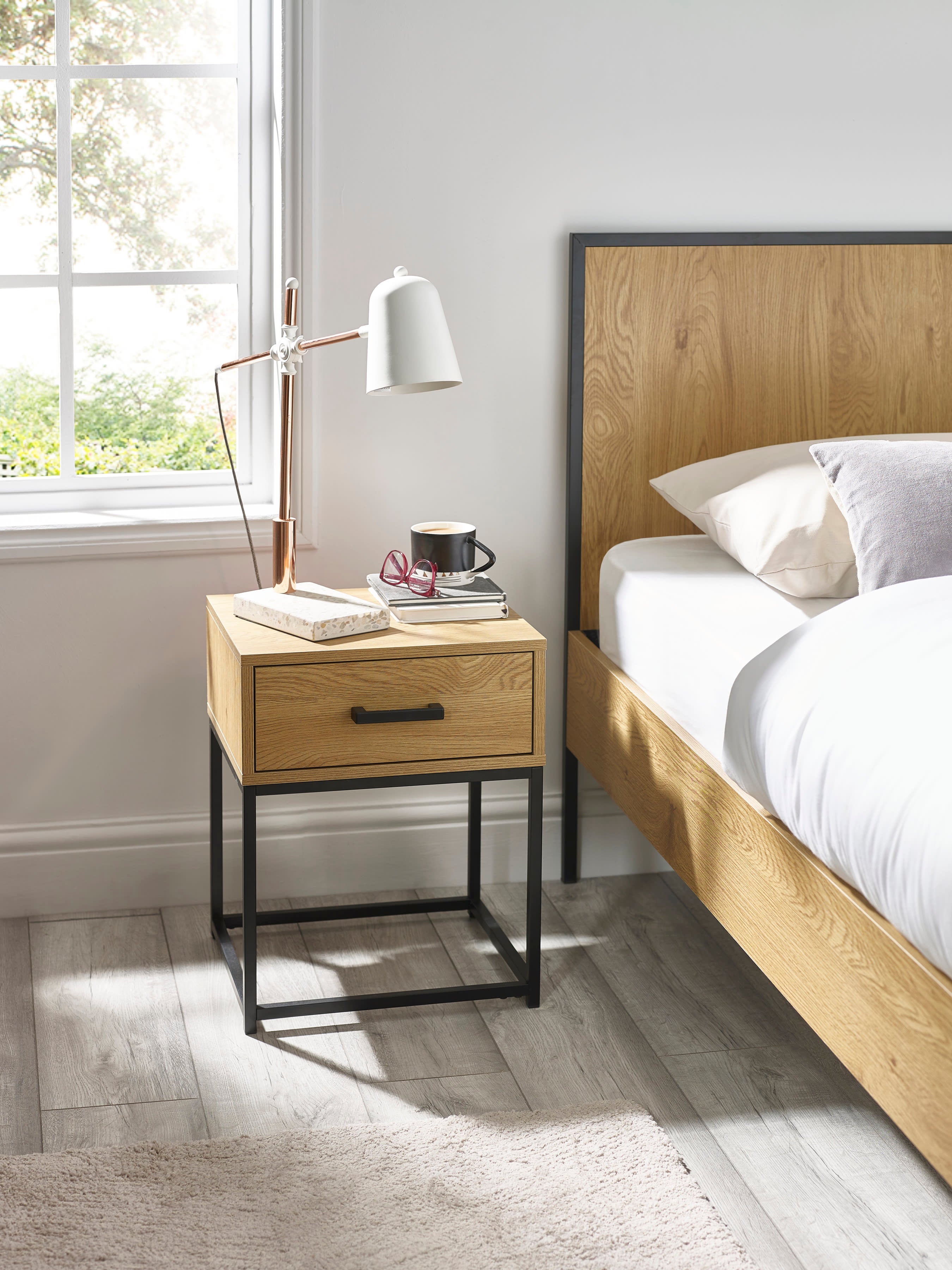 Harlow Light Oak Effect 1 Drawer Bedside Table