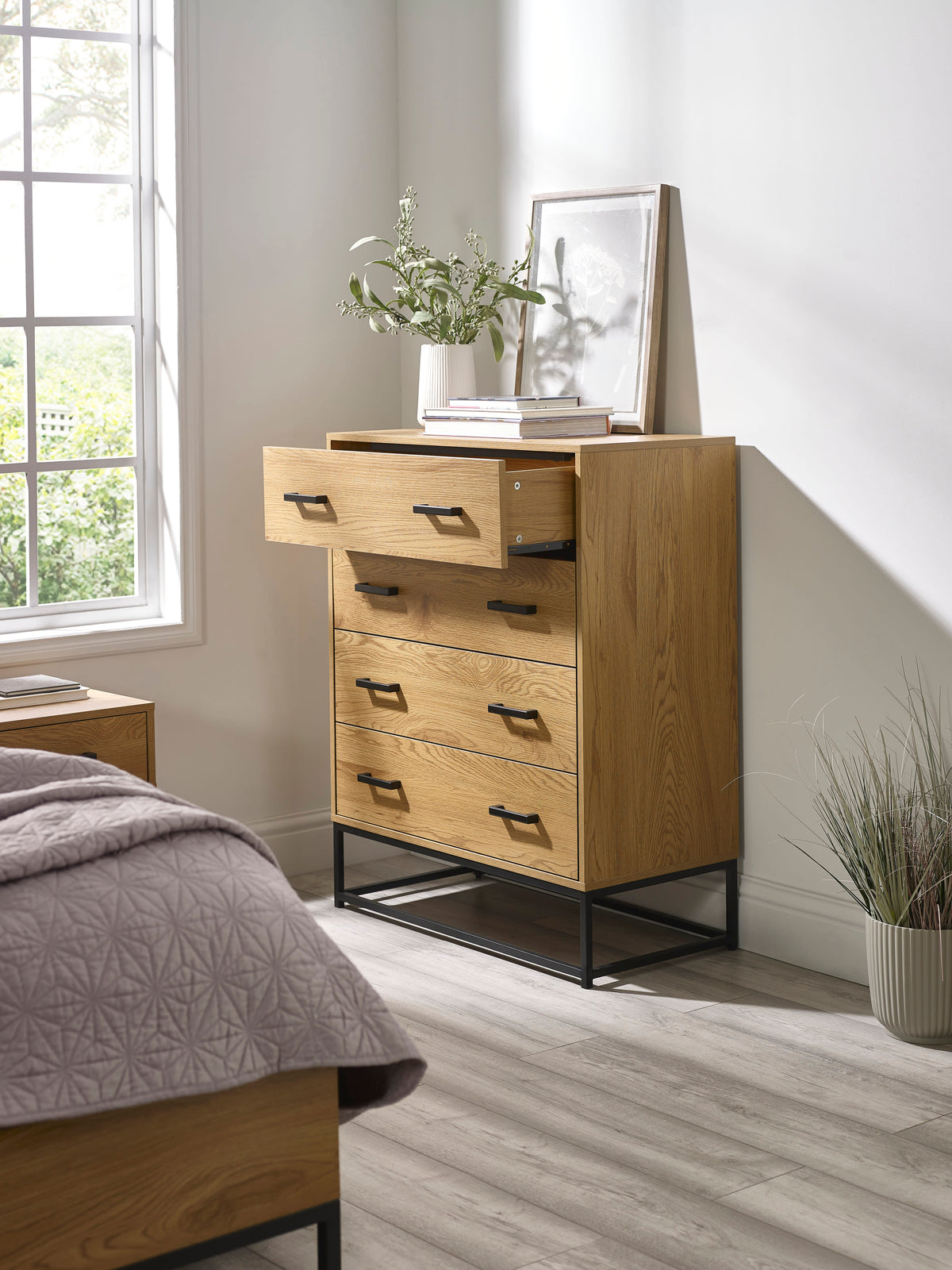 Harlow Light Oak Effect 4 Drawer Chest