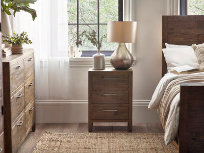 Heritage 3 Drawer Bedside – Julian Bowen, view 2