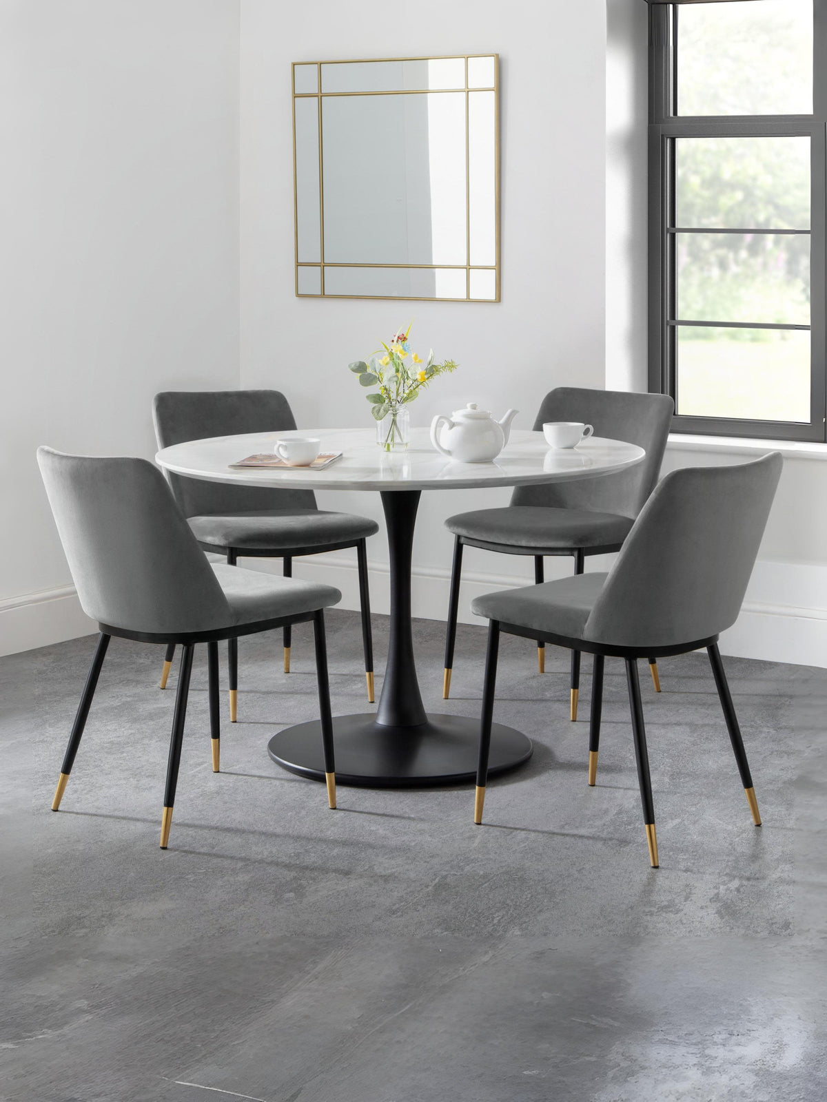 Holland Round Pedestal Table