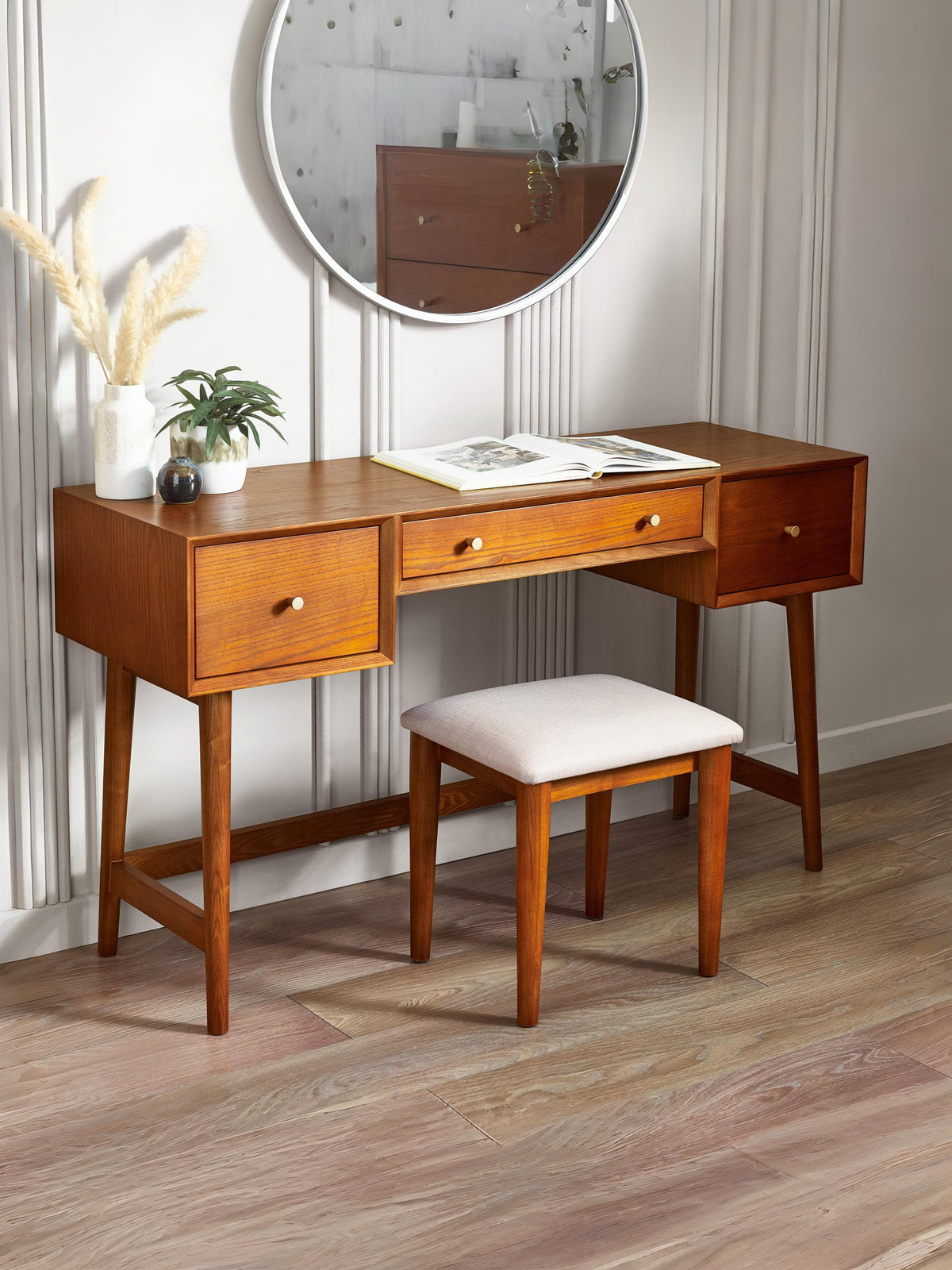 Lowry Dressing Table And Stool Set