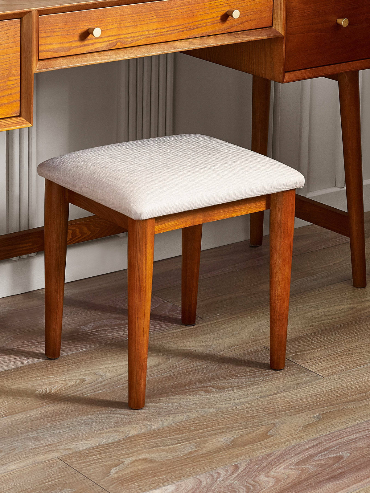Lowry Dressing Table And Stool Set