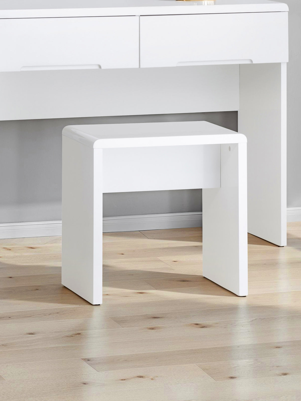 Manhattan Dressing Stool