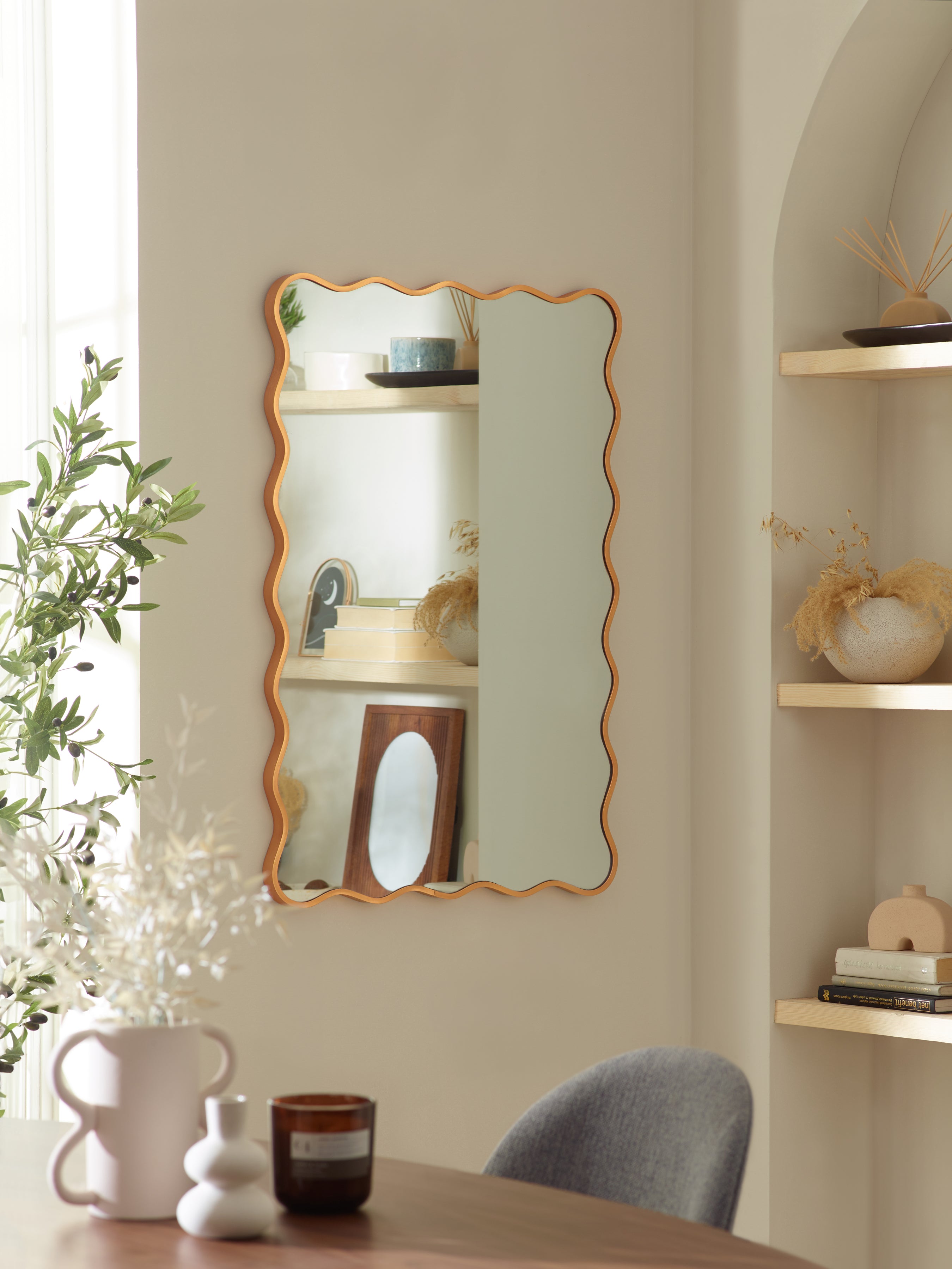 Stevie Wavy Edge Wall Mirror – Gold