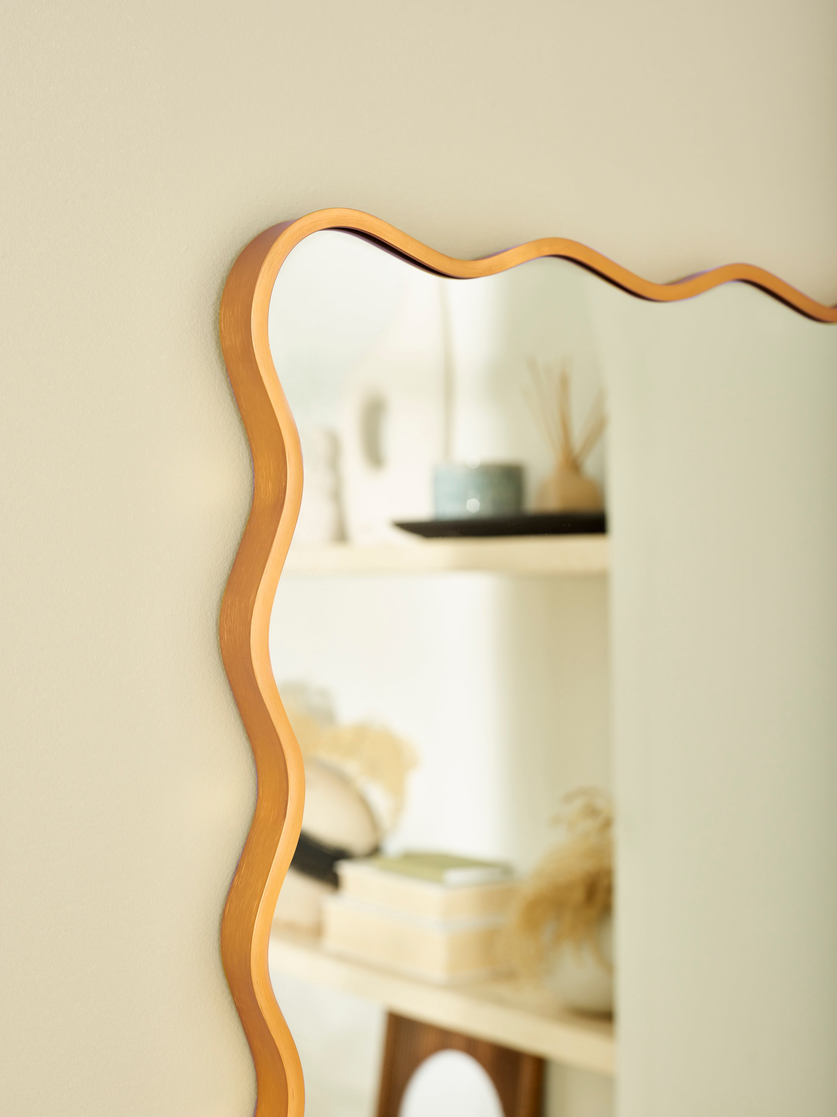 Stevie Wavy Edge Wall Mirror – Gold