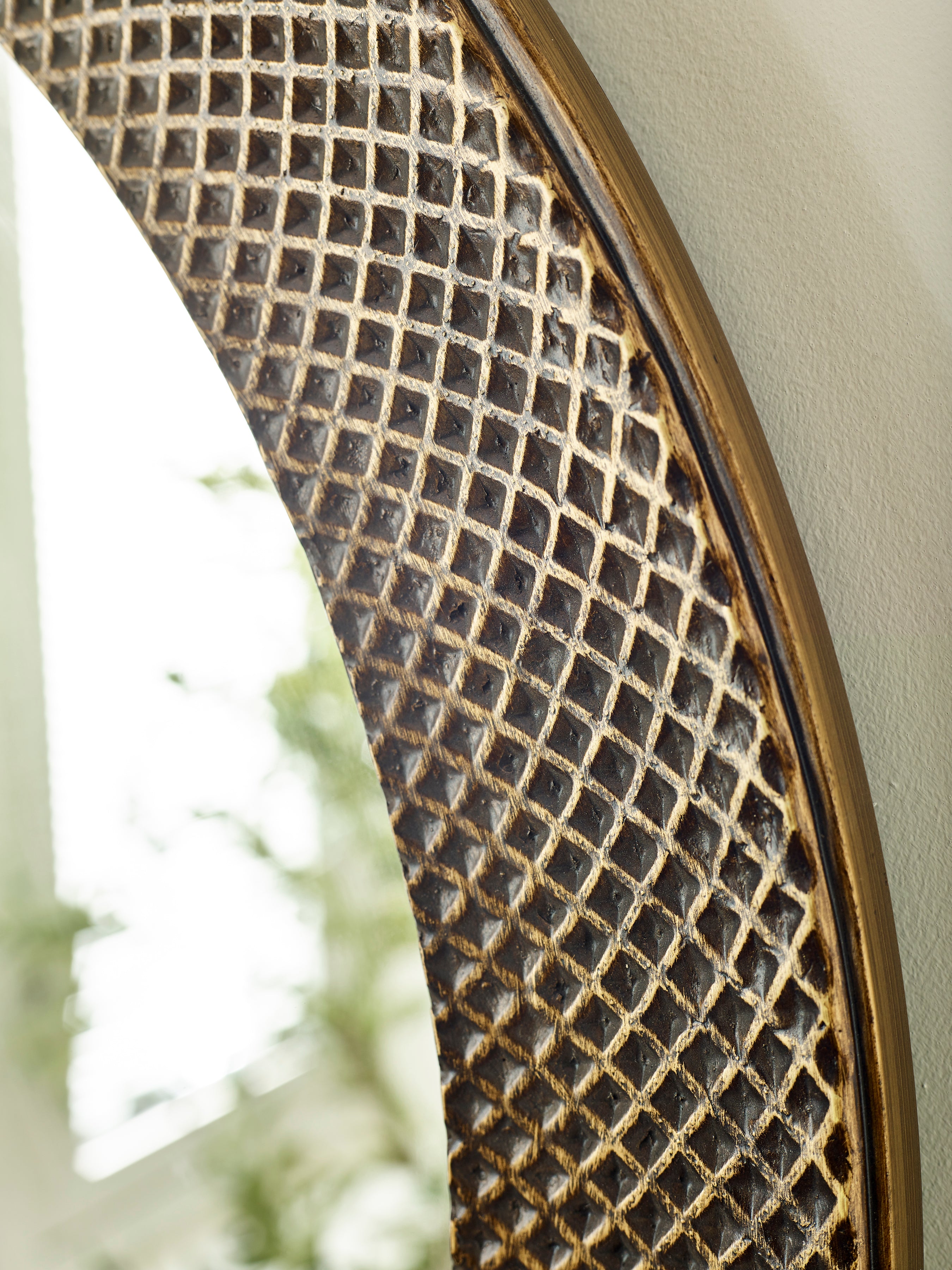 Iggy Round Wall Mirror – Brass Effect