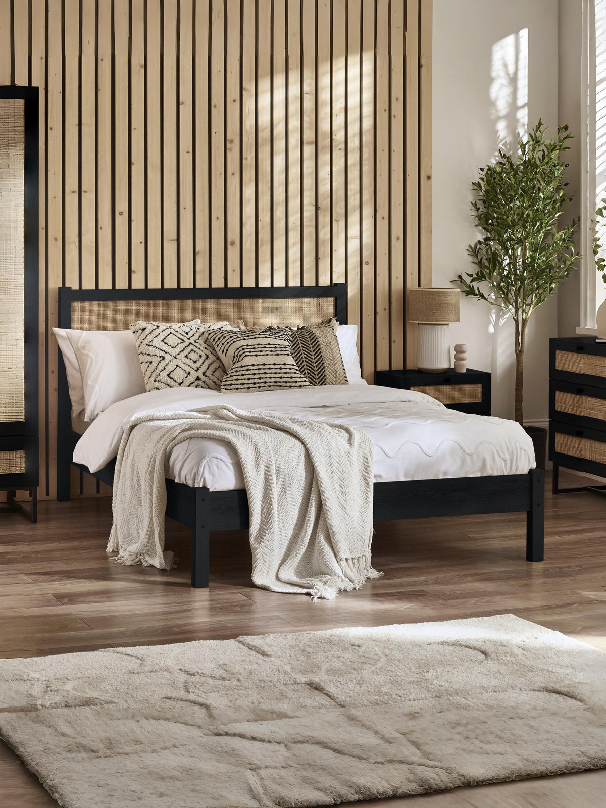 Padstow Rattan Bed - Black
