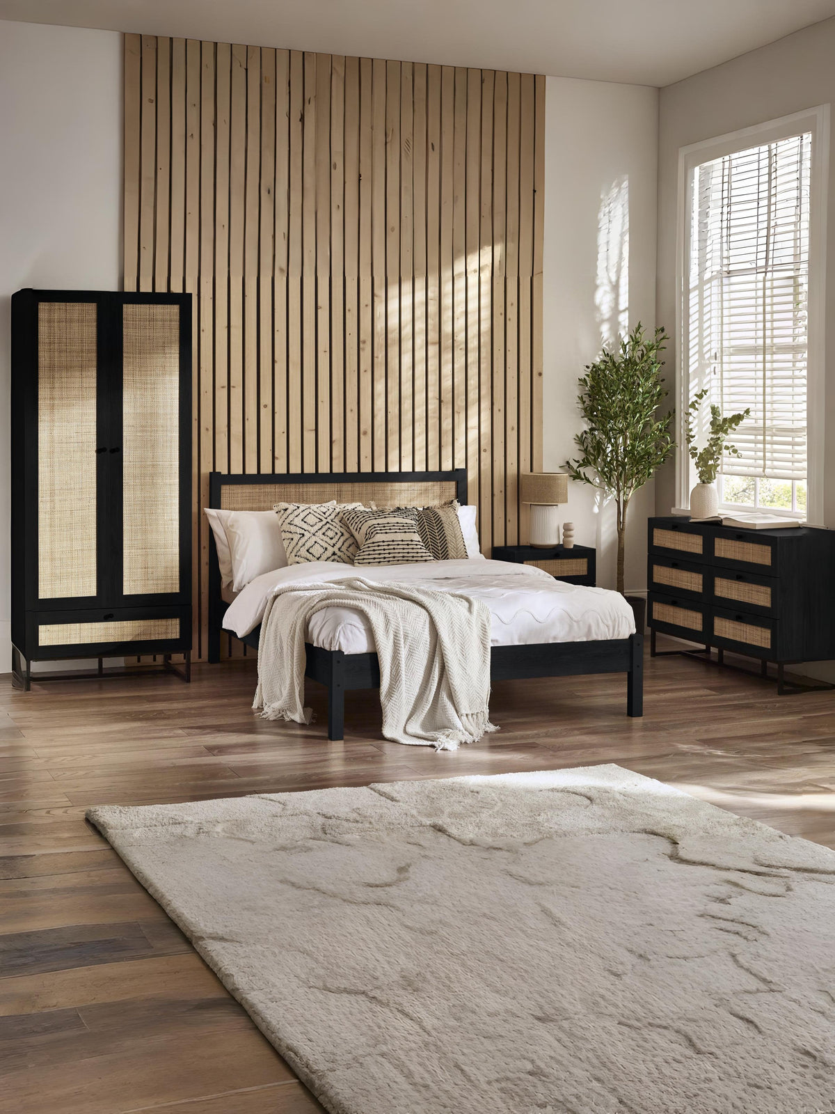 Padstow Rattan Bed - Black