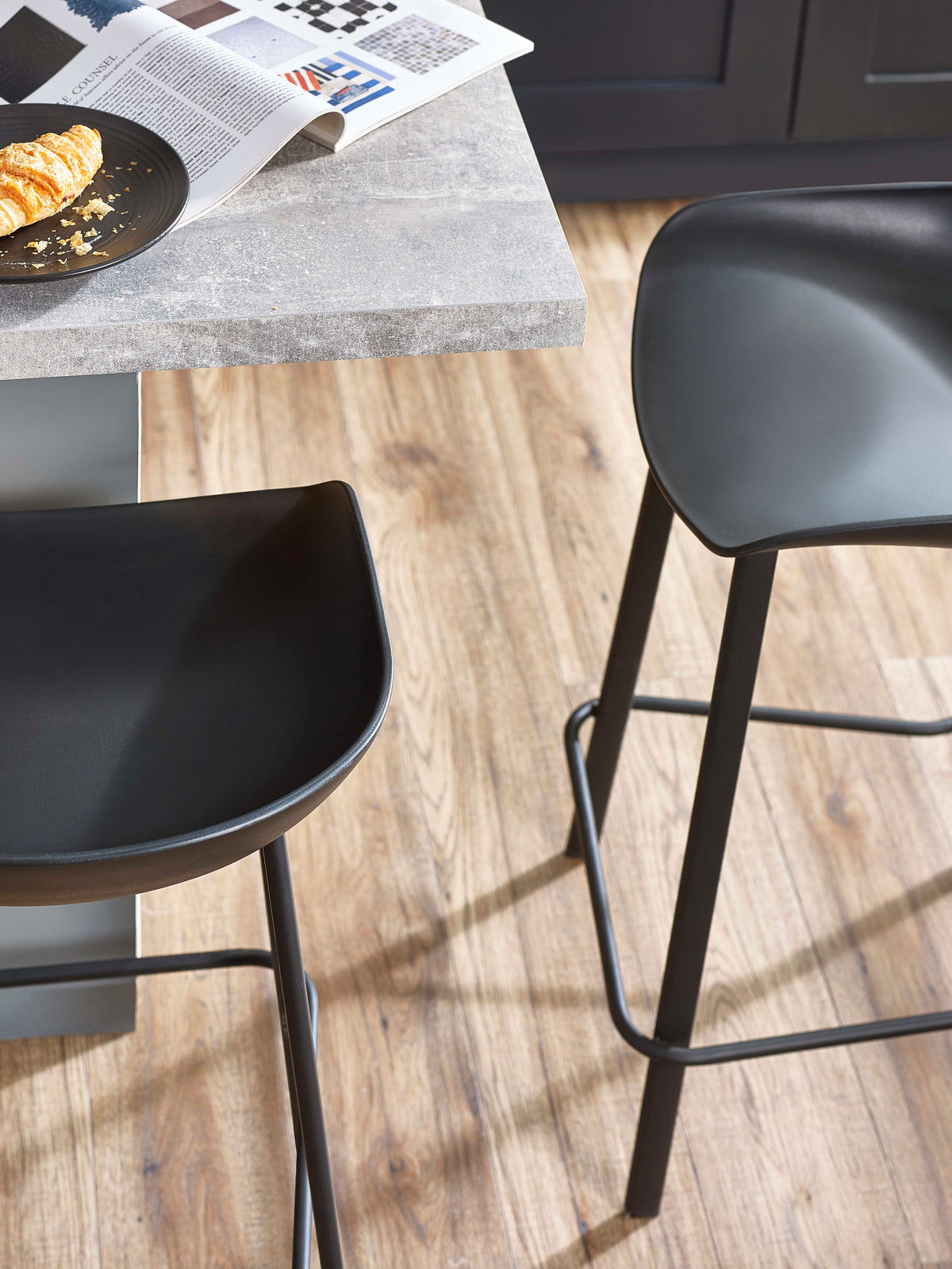 Renzo Bar Stool Black (Set of 2)