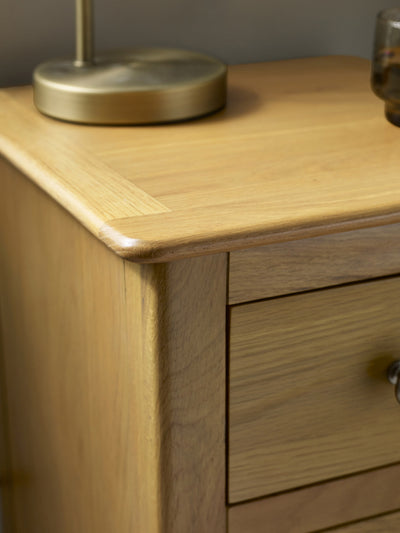 Somerset Oak Compact 3 Drawer Bedside Table – Light Oak
