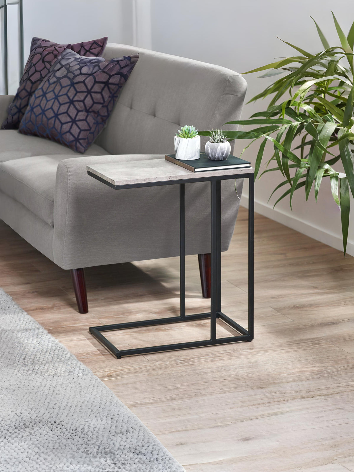 Staten Drinks Table