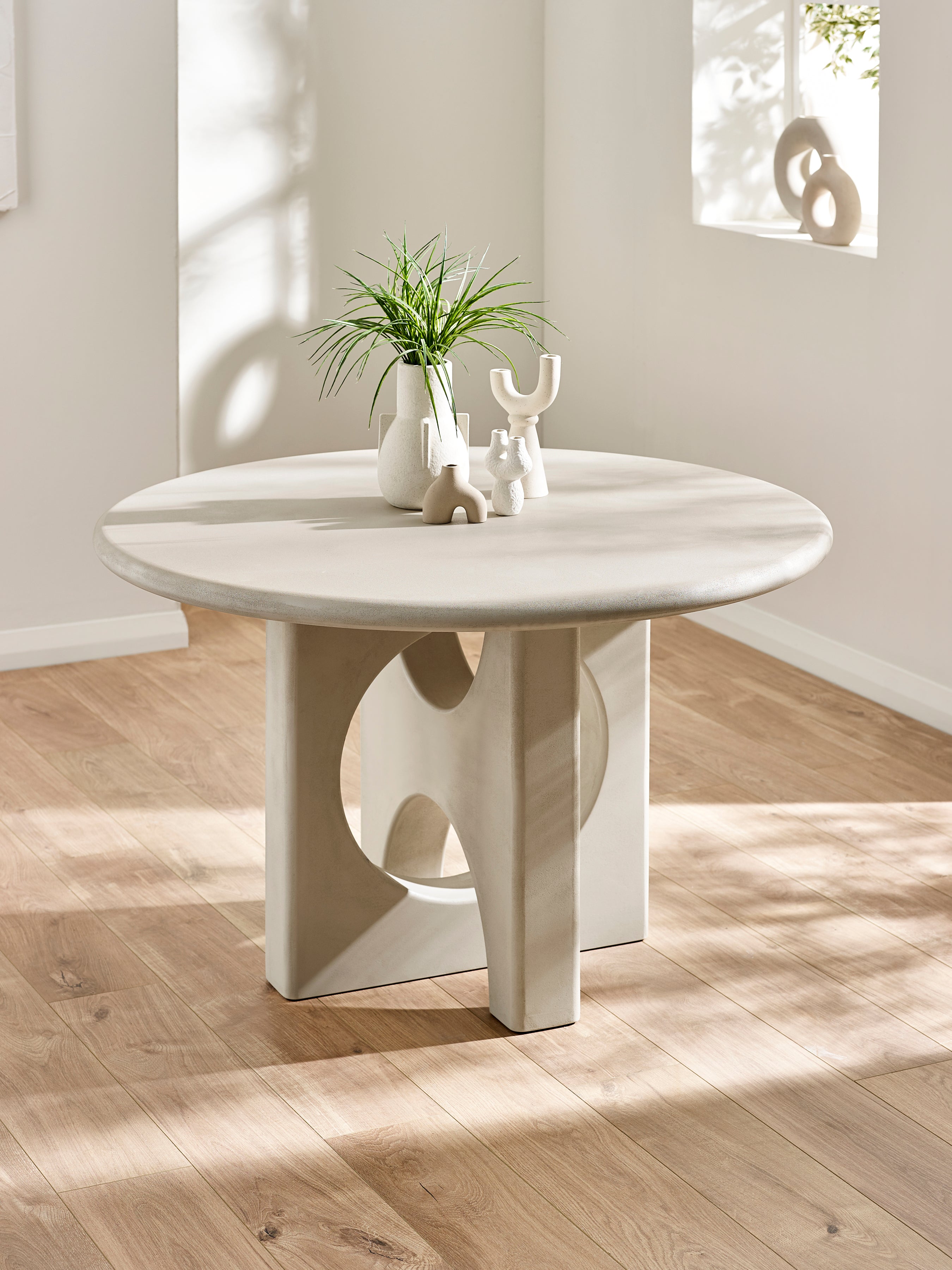 Thyra Stone Effect Round Dining Set with 4 Holly Cream Chairs – Stone Effect and Cream Chenille
