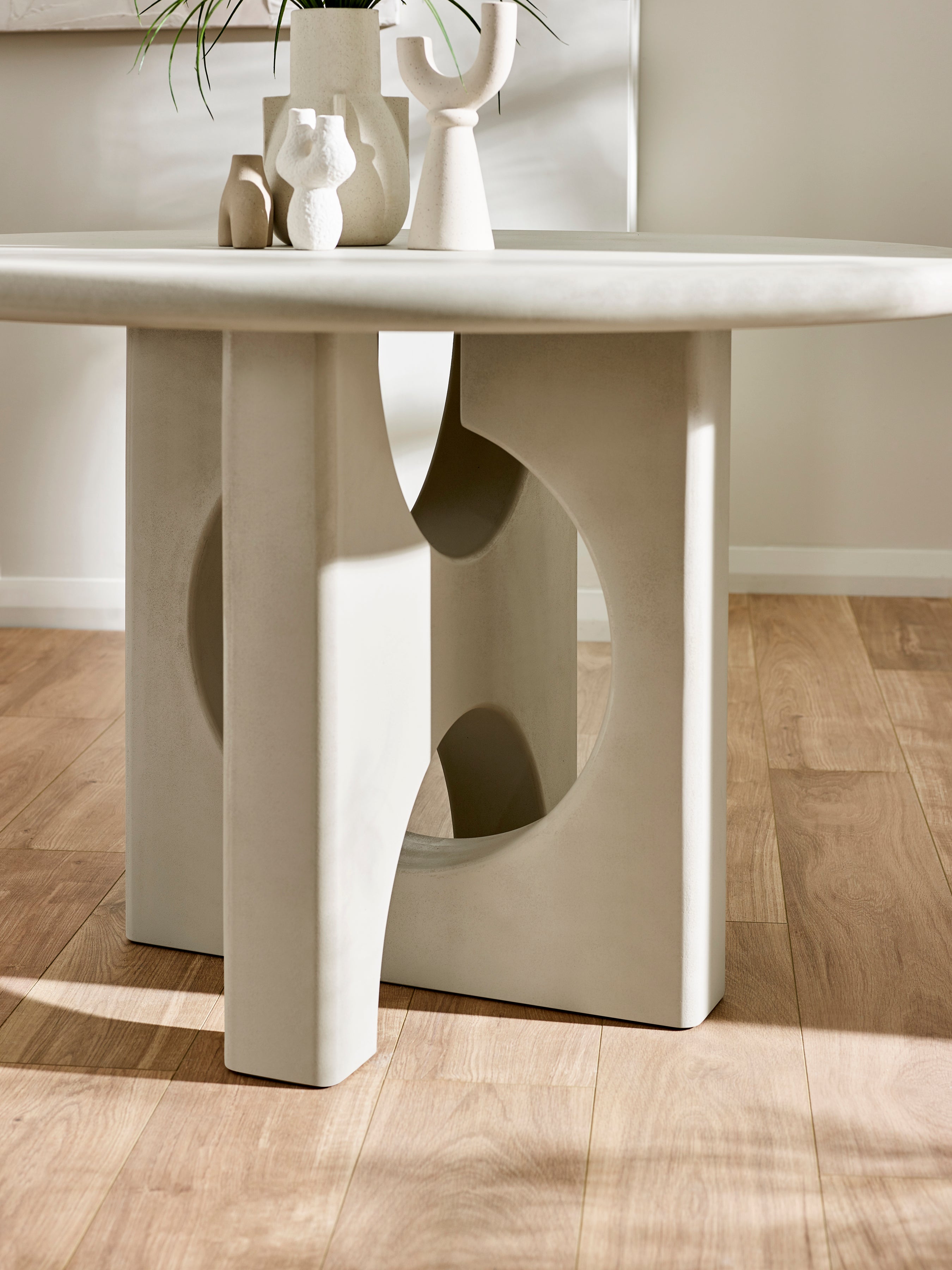 Thyra Stone Effect Round Dining Set with 4 Holly Cream Chairs – Stone Effect and Cream Chenille