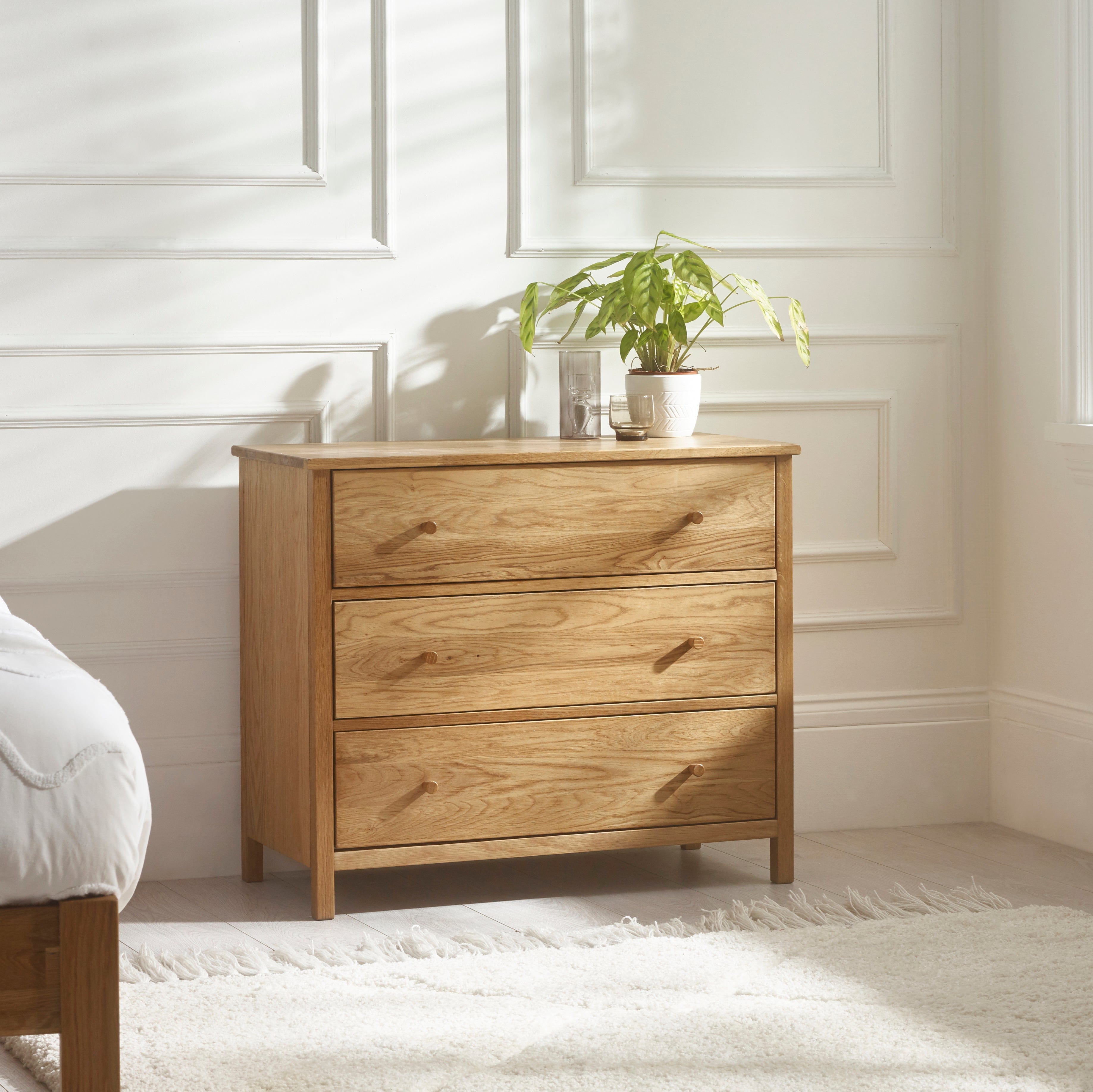 Coxmoor 3 Drawer Chest - Oak – Julian Bowen, view 2