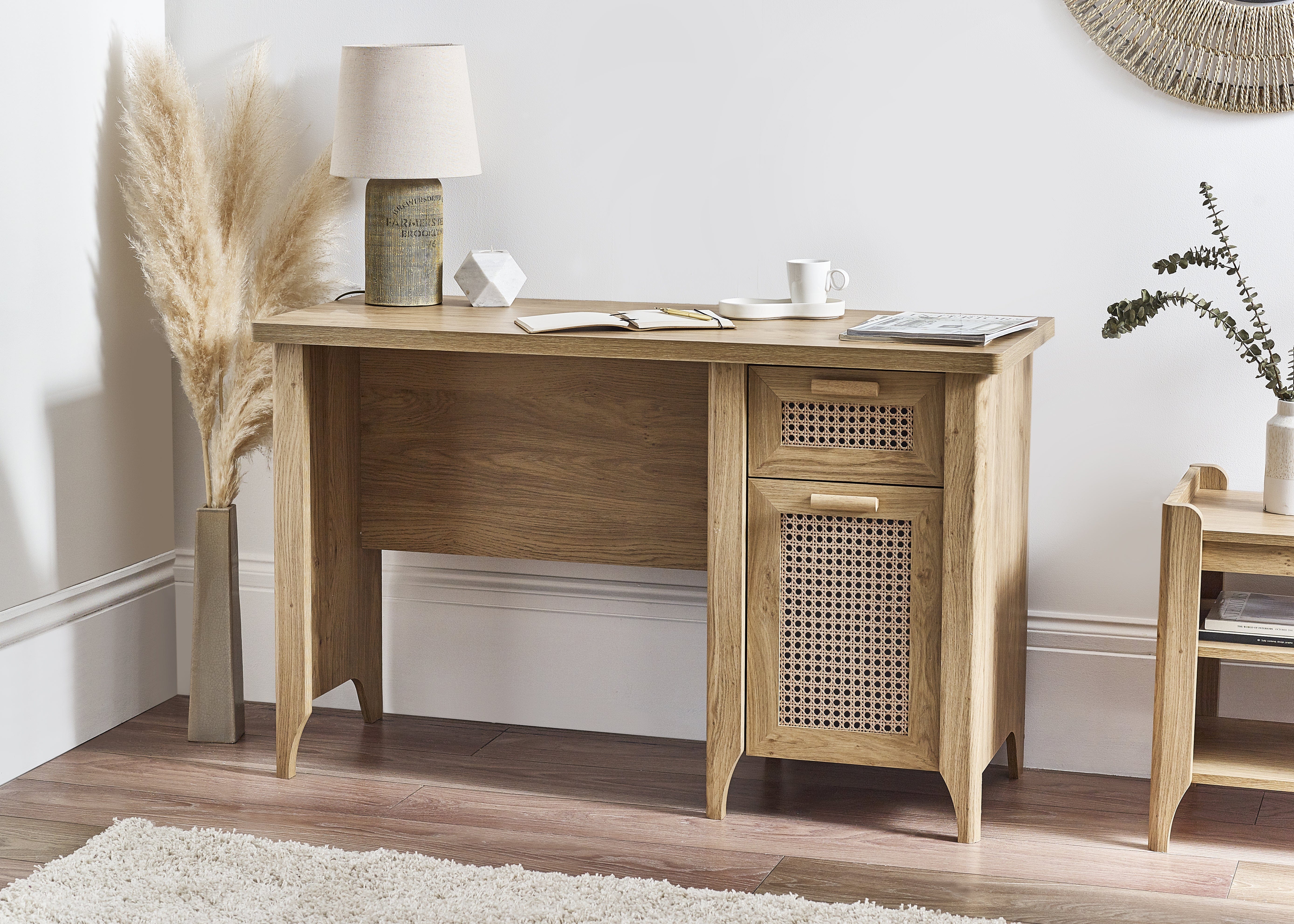 Sydney Desk – Julian Bowen, view 9