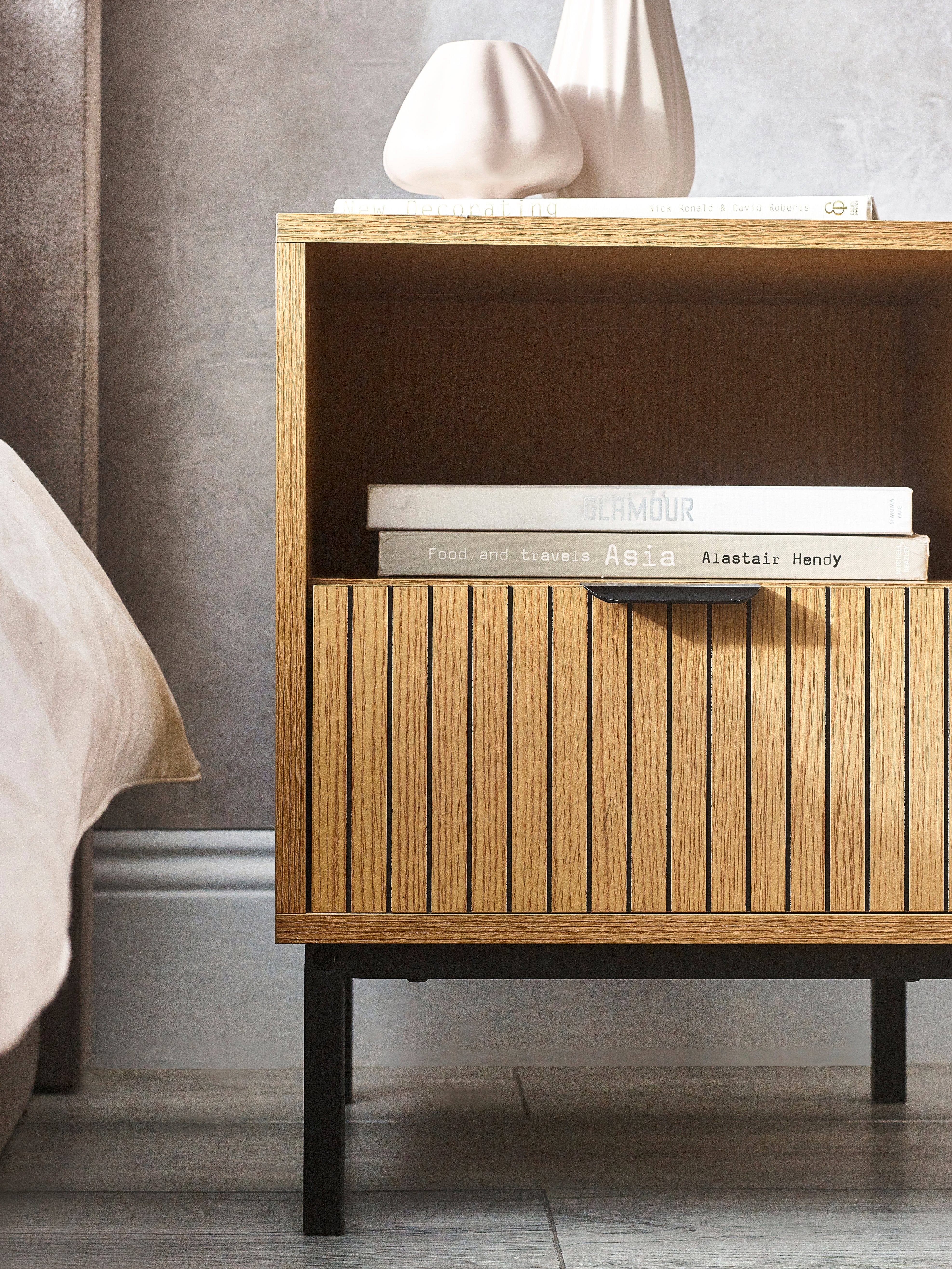 Sia Side Table – Julian Bowen, view 8