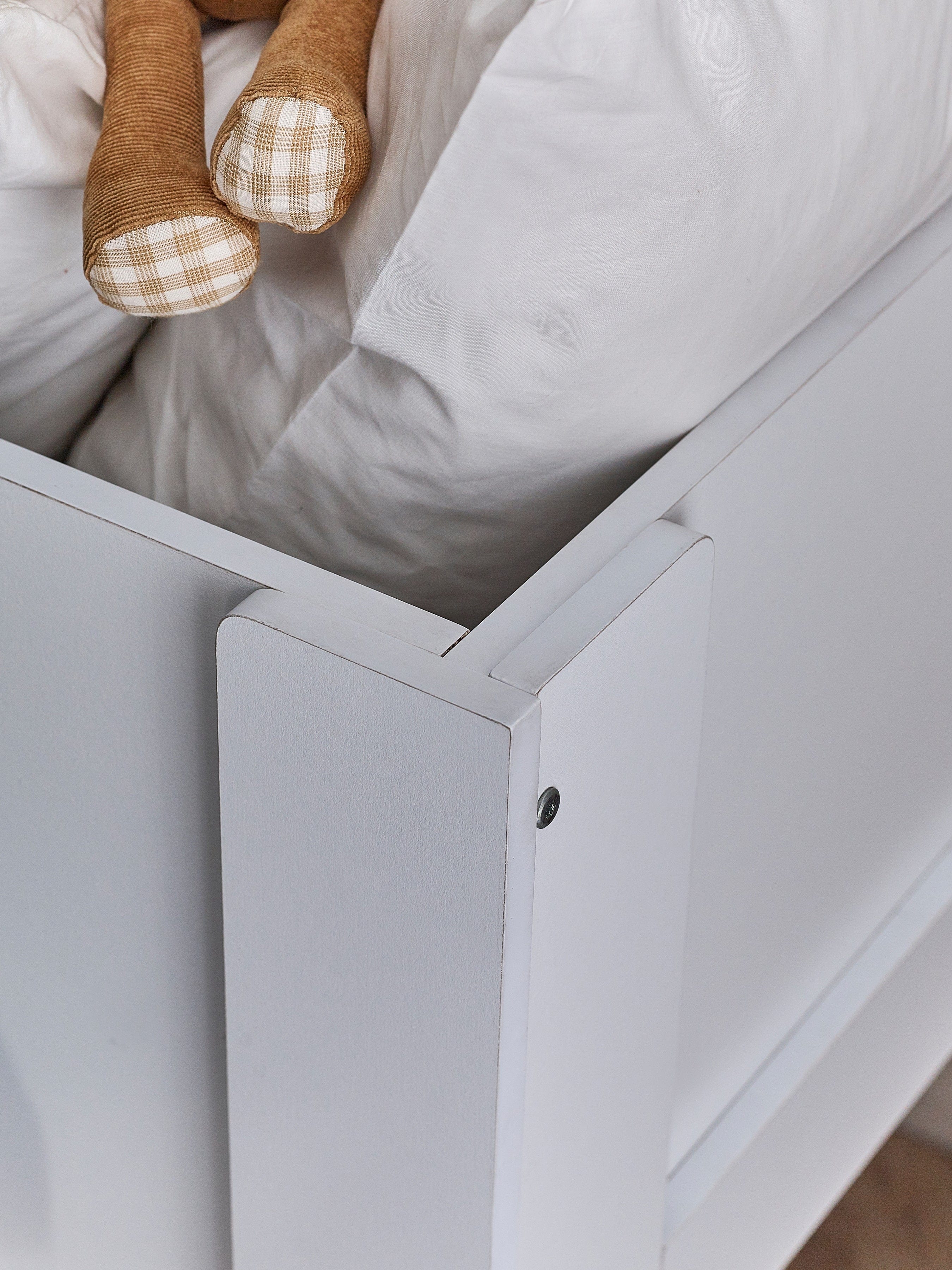 Otis Midsleeper - All White – Julian Bowen, view 8