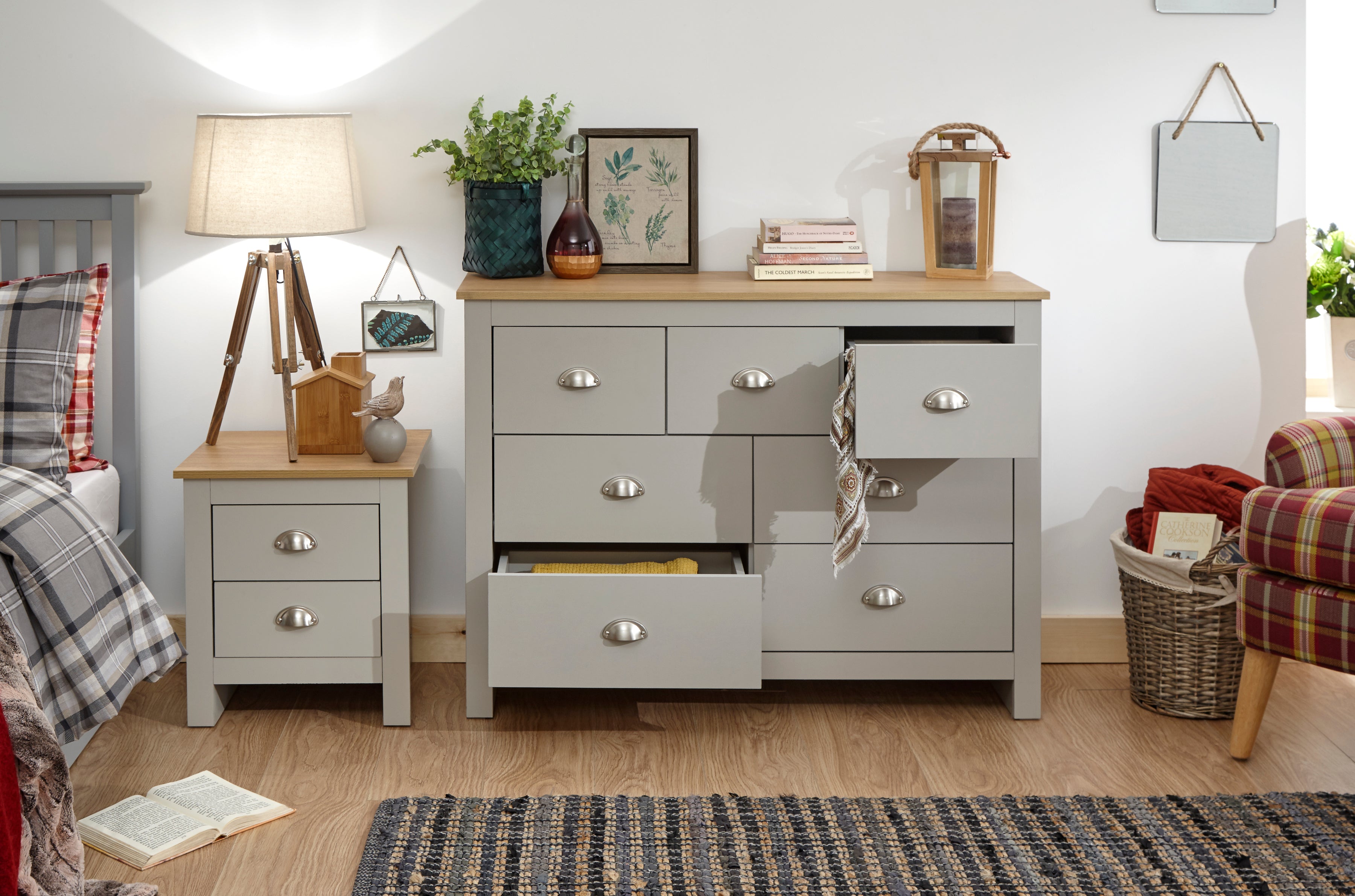 Lancaster Merchants Chest Grey – GFW, view 3