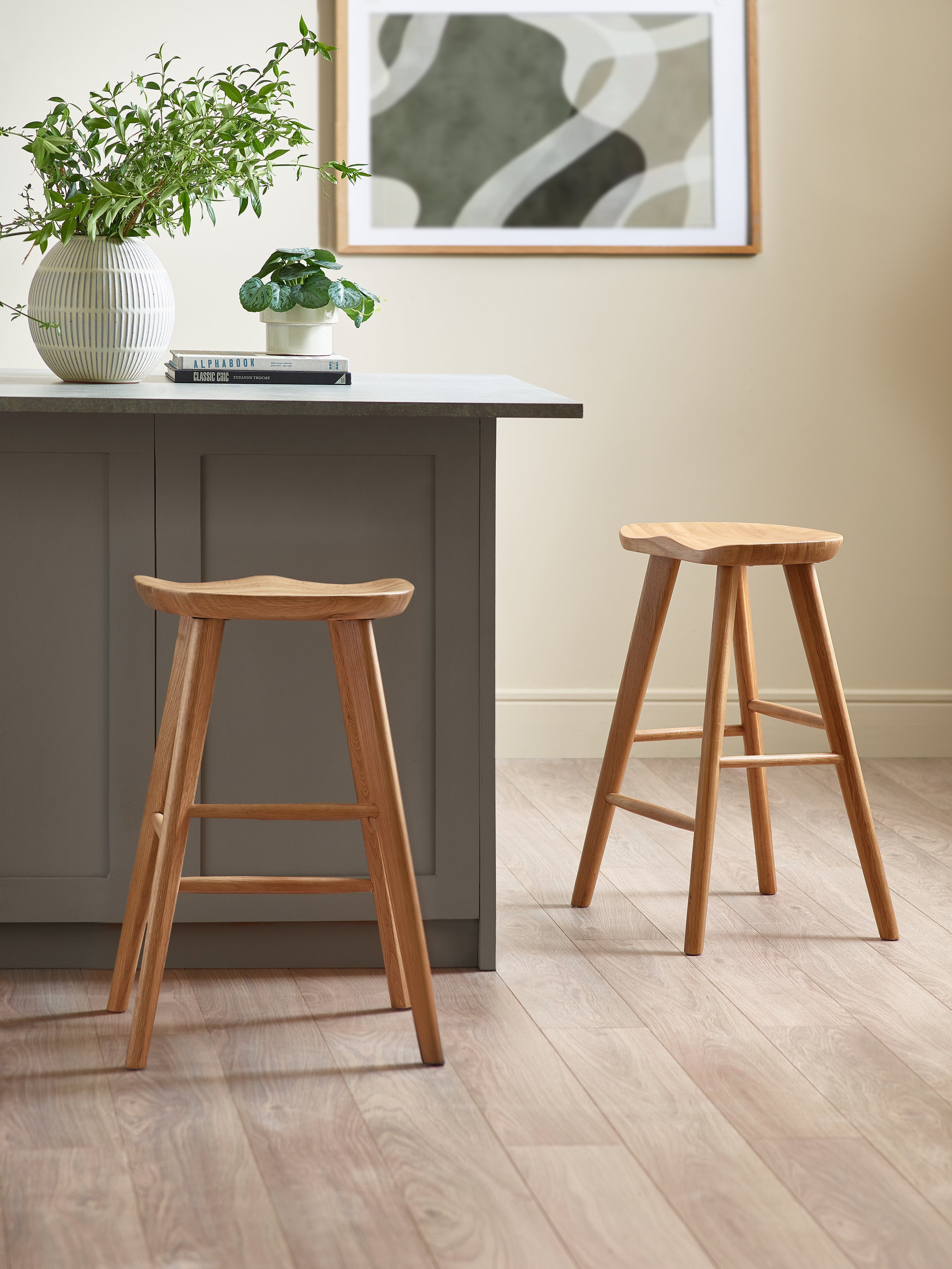 Mulu Natural Solid Oak Bar Stool – Julian Bowen, view 2