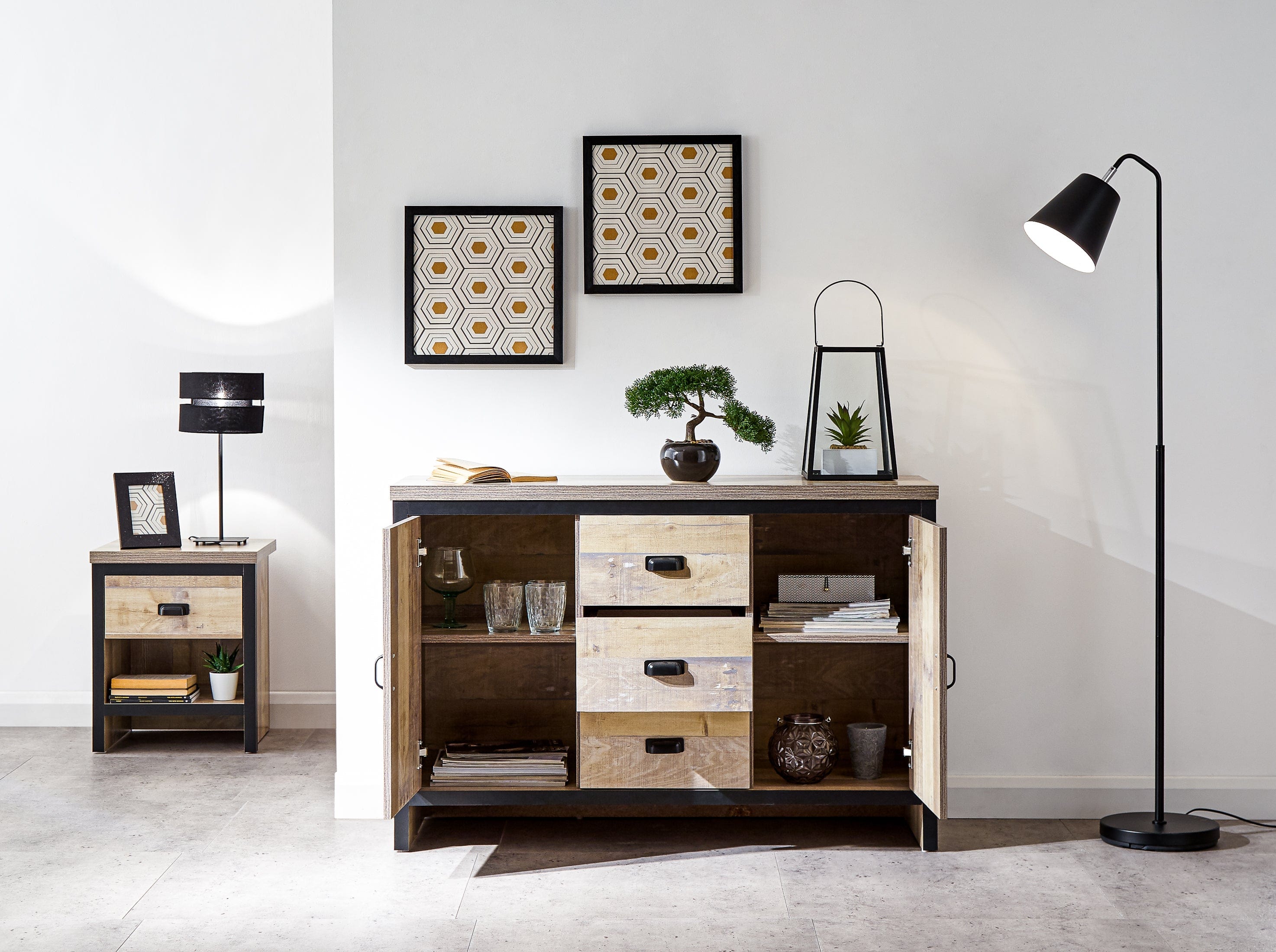 GFW Sideboard Boston 2 Door 3 Drawer Sideboard Oak Bed Kings