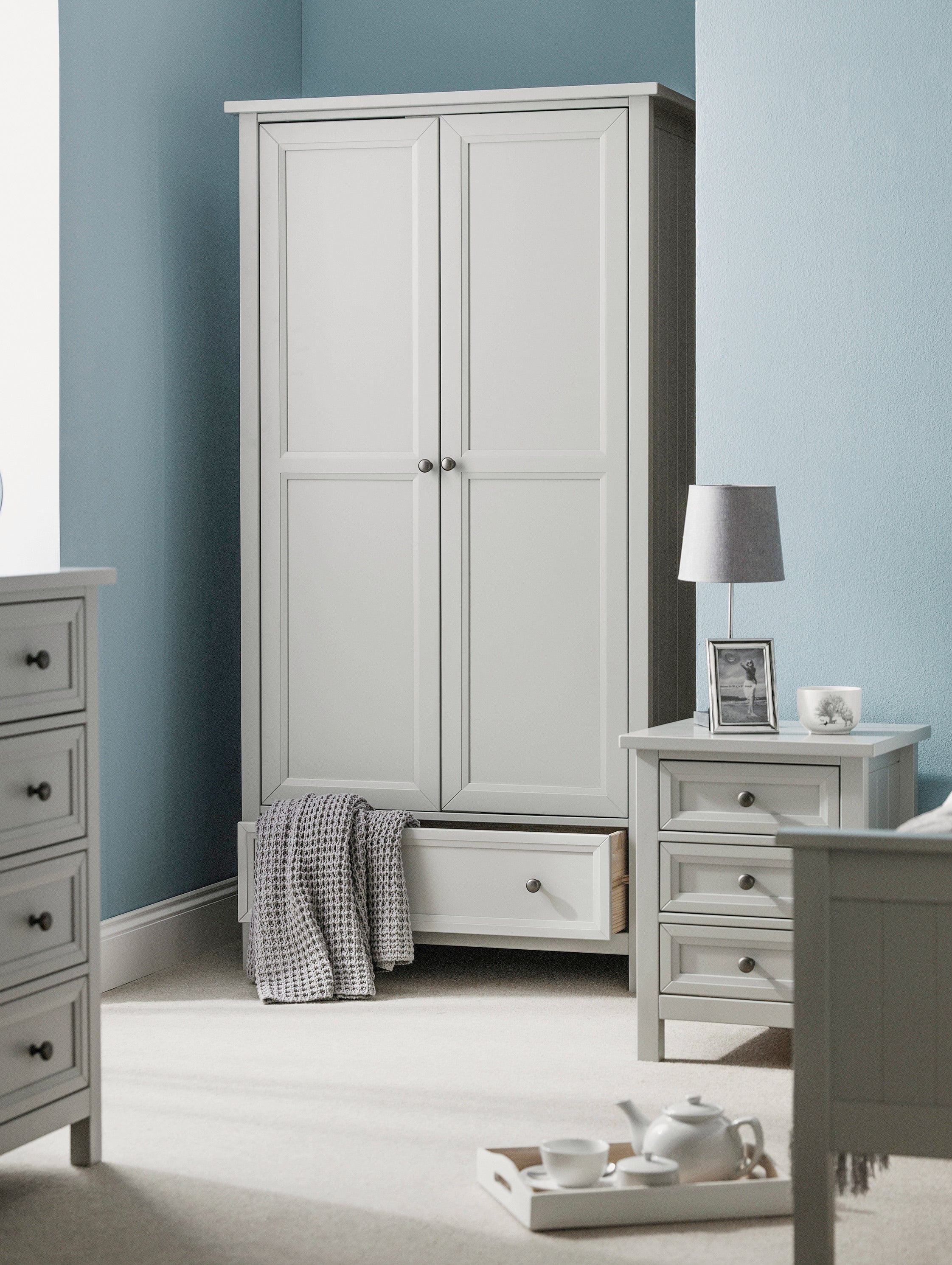Maine 2 Door Combination Wardrobe - Dove Grey – Julian Bowen, view 2